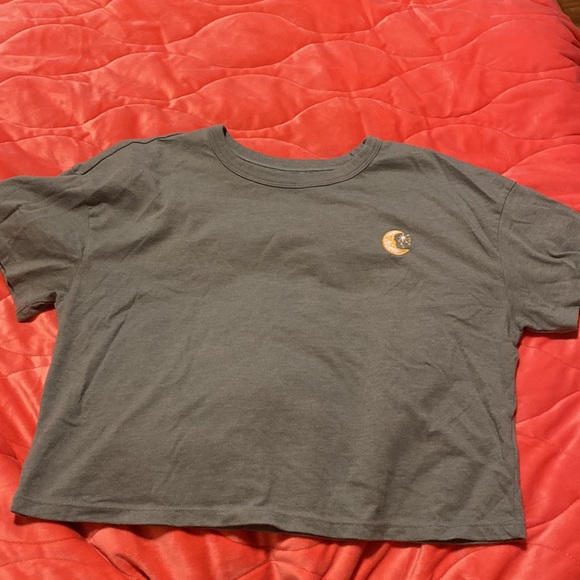 Juniors crop top, size medium. Cute crop - Picture 4 of 7